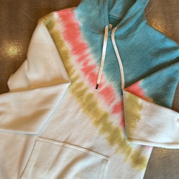 FEAT women’s blanket blend tie dye hoodie. Size large. New without tags. - Picture 3 of 7